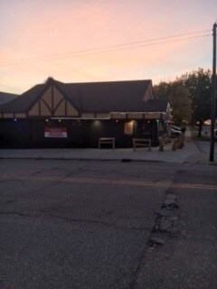More Photos Of 1302 S Madison St, Ludington Bar For Sale