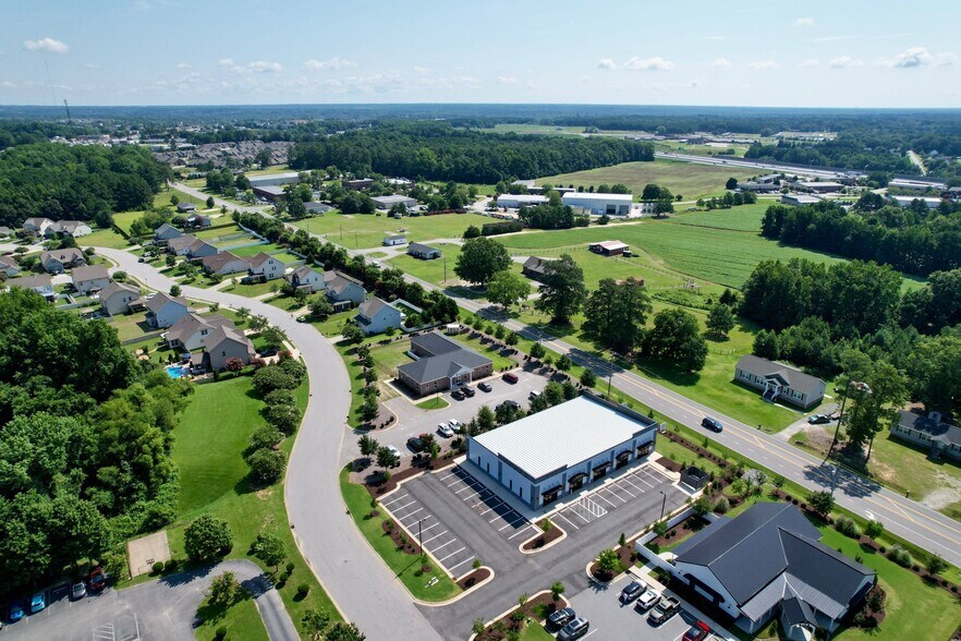 More Photos Of 982 Adams Point Dr, Garner Flex For Lease