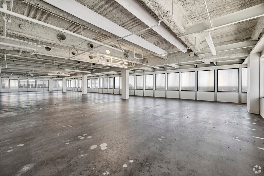 More Photos Of 800 Bell St, Houston Office For Sale