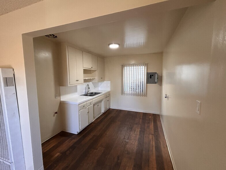 More Photos Of 1001-1005 W G St, Wilmington Apartments For Sale