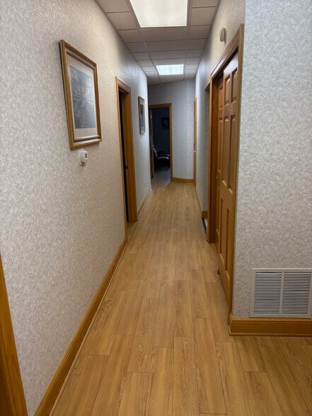 More Photos Of 18 Limestone Dr, Buffalo Office For Lease