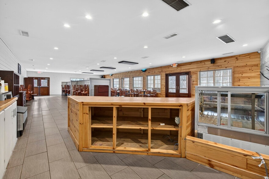More Photos Of 11669 Lee Hwy, Sperryville Restaurant For Sale