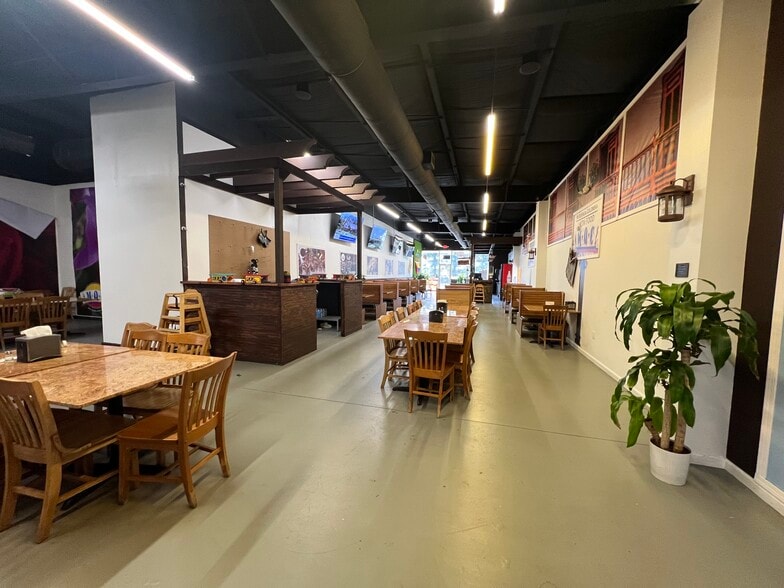 More Photos Of 11532 Chapman Hwy, Seymour Restaurant For Lease