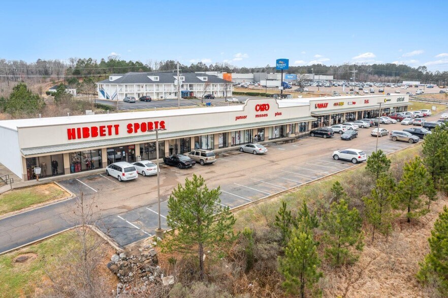 More Photos Of 1550 Jameson Dr, Grenada General Retail For Lease