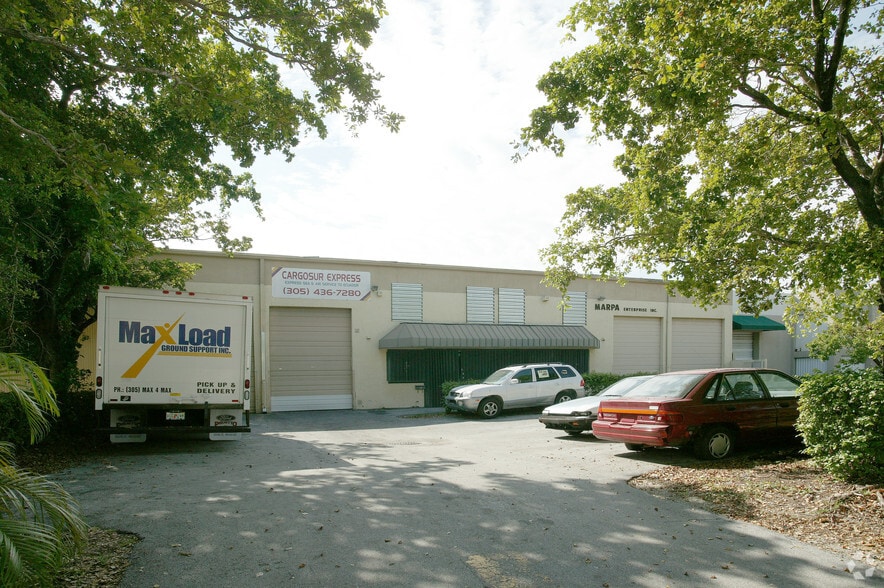 Primary Photo Of 6998-6992 NW 51st St, Miami Warehouse For Lease