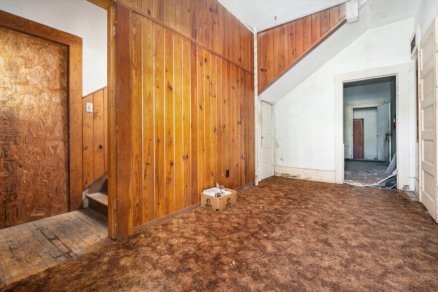 More Photos Of 1403 Crockett St, Lufkin Office Residential For Sale