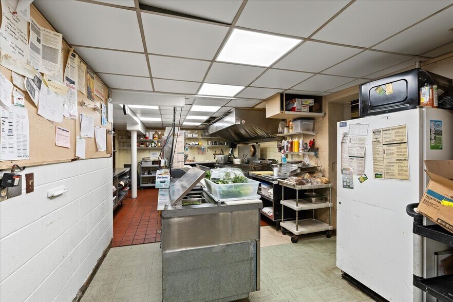 More Photos Of 9512 E Lippincott Blvd, Davison Golf Course Driving Range For Sale