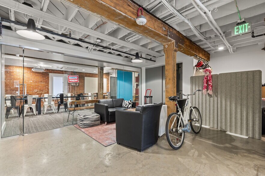 More Photos Of 1911 11th St, Boulder Office For Lease