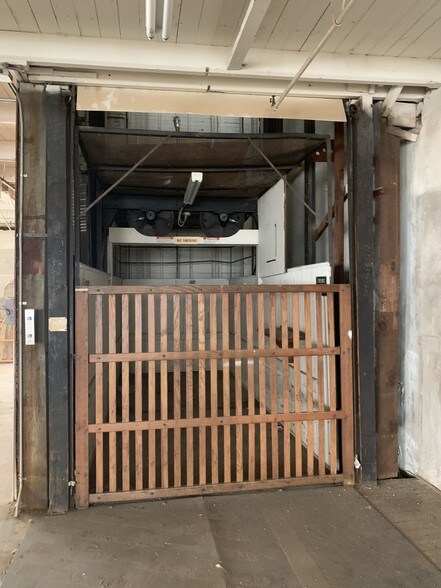 More Photos Of 612 New Hampshire St, Lawrence Office For Lease