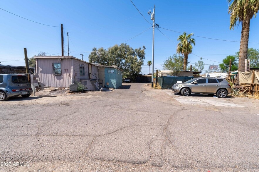 More Photos Of 2735 W Van Buren St, Phoenix Service For Sale