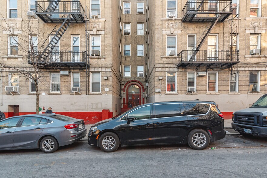 More Photos Of 550 W 180th St, New York Apartments For Sale