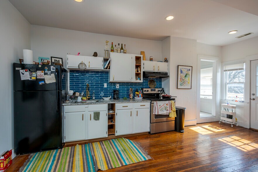 More Photos Of 199 E Loudon Ave, Lexington Office Residential For Sale