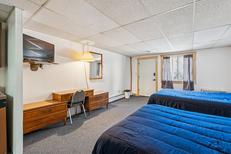 More Photos Of 1132 S Main St, Bryant Pond Hotel For Sale