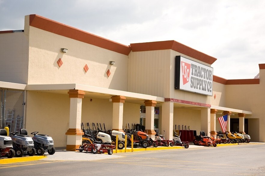 More Photos Of 1701-1737 E Oak St, Arcadia Storefront For Sale