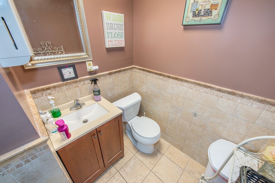 More Photos Of 184 Pompton Ave, Verona Medical For Lease