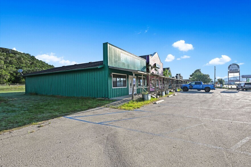 More Photos Of 1642 FM 2673, Canyon Lake Storefront Retail Office For Lease