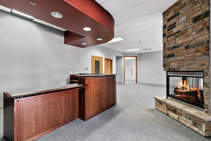 More Photos Of 1446 Merchant Dr, Algonquin Medical For Sale