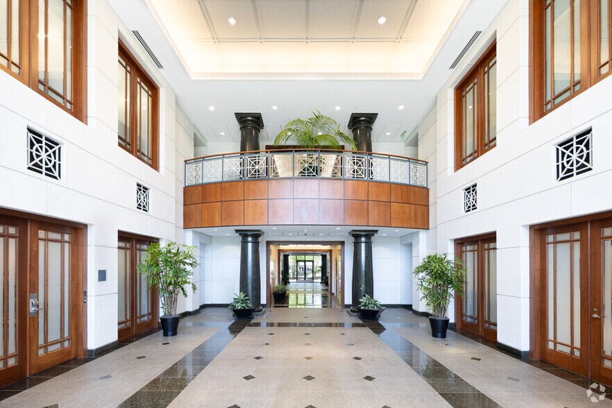 More Photos Of 272 Bendix Rd, Virginia Beach Unknown For Lease