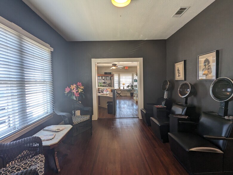 More Photos Of 2671 Broadway, Beaumont Freestanding For Sale