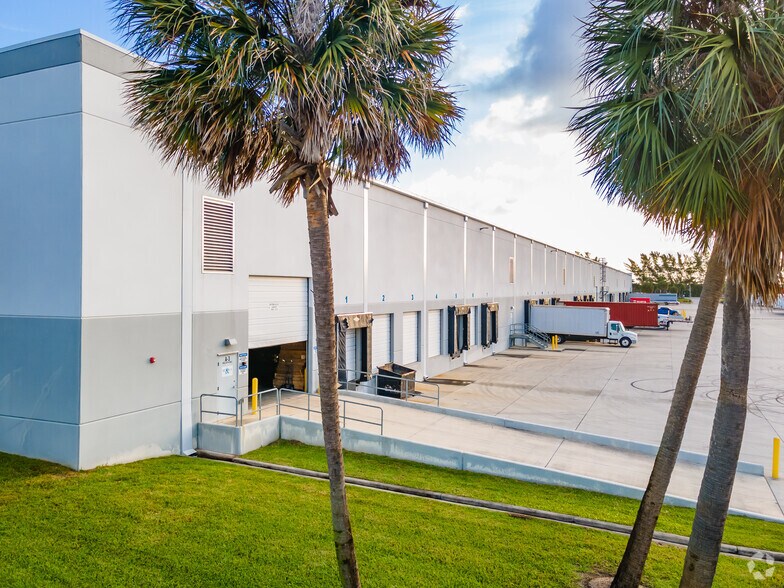 More Photos Of 701 Boutwell Rd, Lake Worth Unknown For Lease