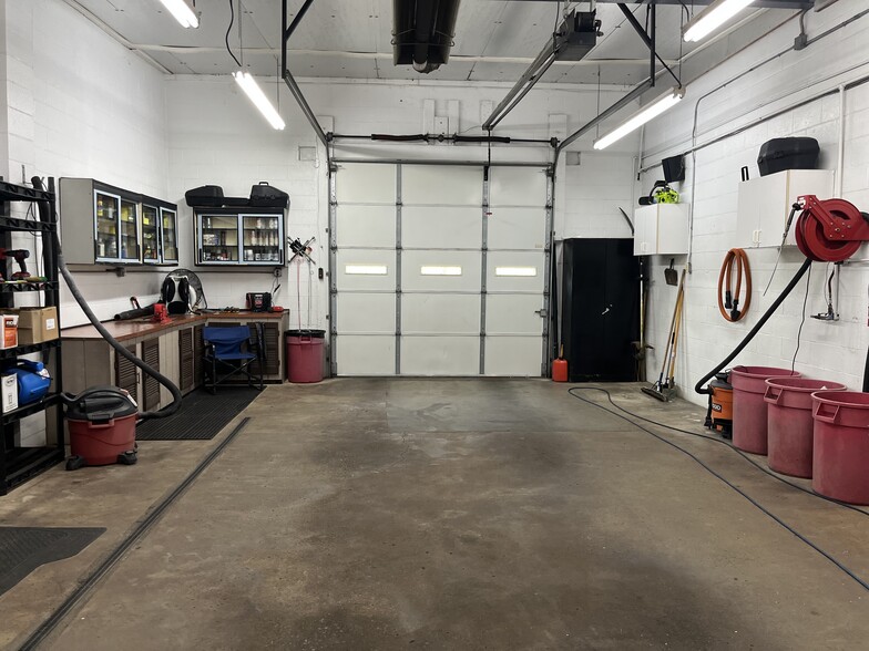 More Photos Of 604 Wallace Run Rd, Beaver Falls Convenience Store For Sale