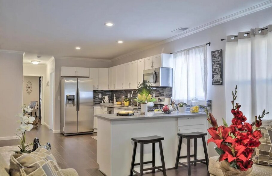 More Photos Of 1753 Church St, Oakland Specialty For Lease