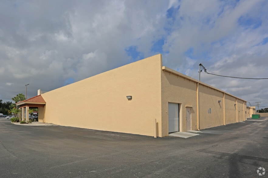 More Photos Of 842-878 N Military Trl, West Palm Beach Unknown For Lease