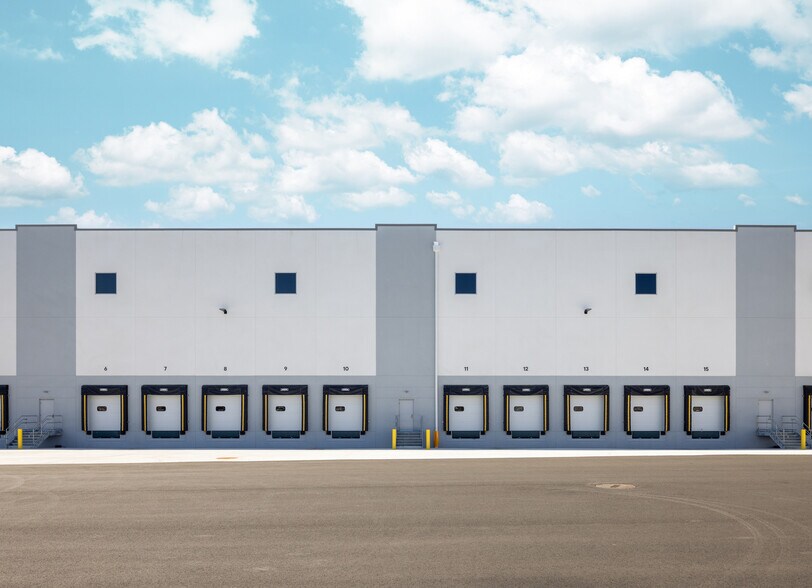 More Photos Of 2125 McCarter Hwy, Newark Warehouse For Lease