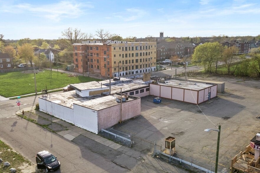 More Photos Of 8500 14th St, Detroit Medical For Sale