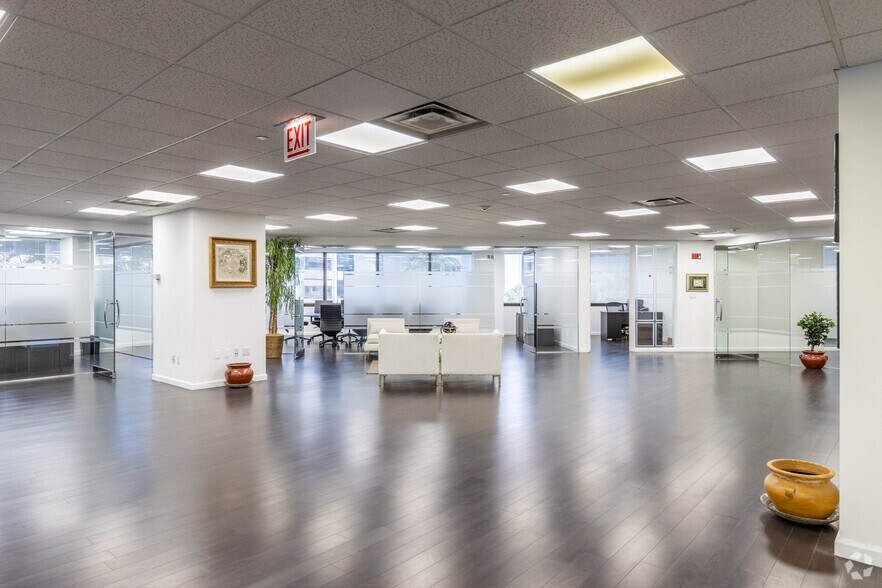 More Photos Of 200 S Andrews Ave, Fort Lauderdale Office For Sale
