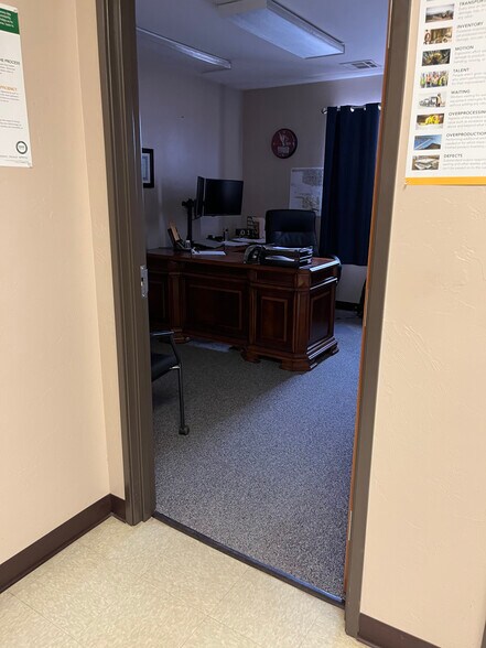 More Photos Of 4691 NE Ok-33 Hwy, Guthrie Warehouse For Lease