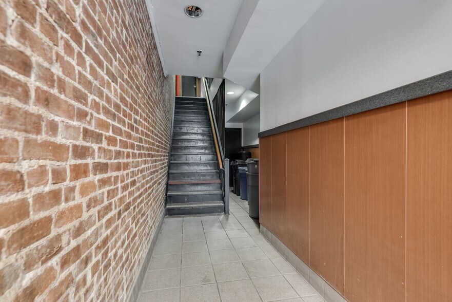 More Photos Of 129 E 47th St, New York Apartments For Sale