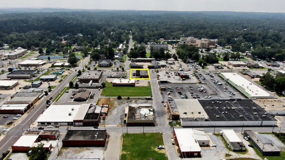 More Photos Of 112-114 Fort Williams St, Sylacauga Storefront Retail Office For Lease