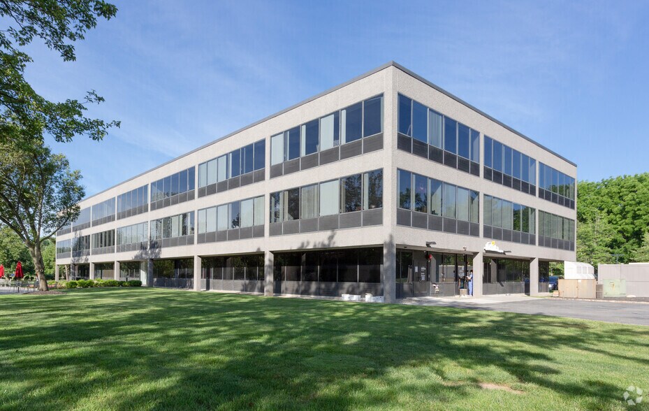 More Photos Of 800 Lanidex Plz, Parsippany Unknown For Lease