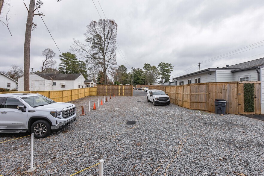 More Photos Of 1685 Lower Roswell Rd, Marietta Medical For Lease