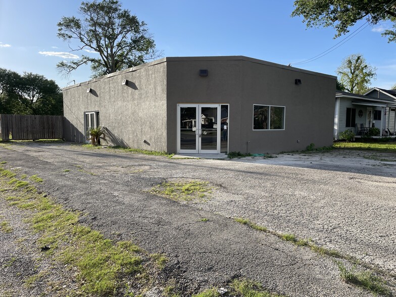 More Photos Of 928 Block St, Port Neches Office Residential For Sale