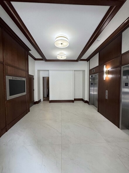 More Photos Of 303 Banyan Blvd, West Palm Beach Medical For Lease