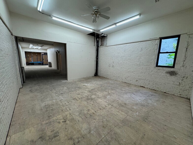 More Photos Of 385 7th Ave, Brooklyn Storefront Retail Residential For Lease