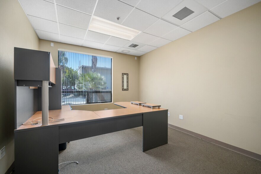 More Photos Of 2122-2126 Hutton Rd, Nipomo Flex For Lease