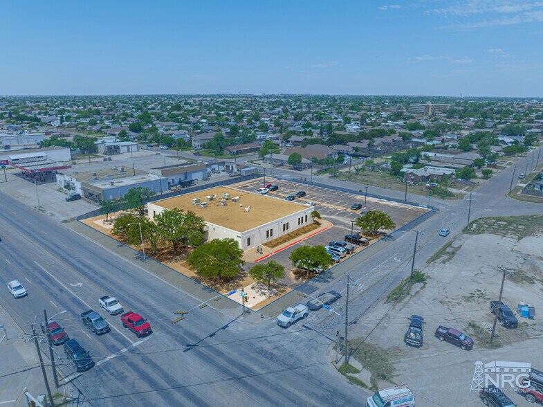 More Photos Of 2402 W Wall St, Midland Medical For Lease