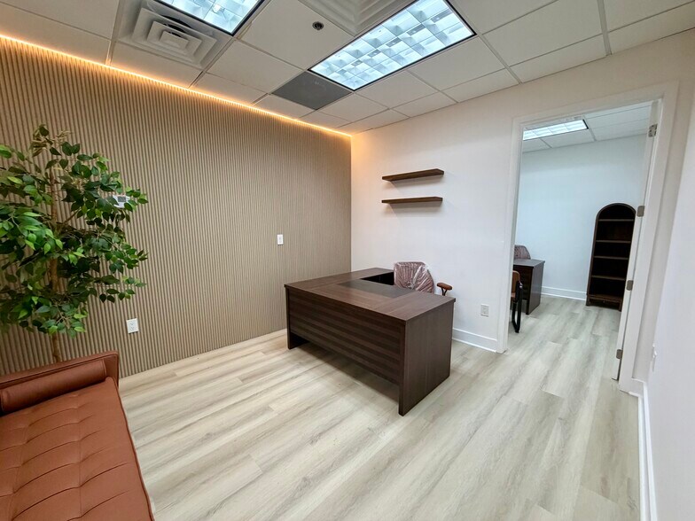More Photos Of 7500 NW 25th St, Miami Office For Sale