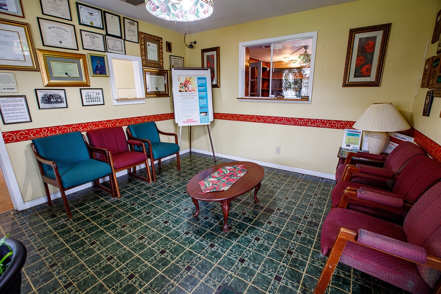 More Photos Of 2001 Wesley Chapel Rd, Decatur Office For Sale