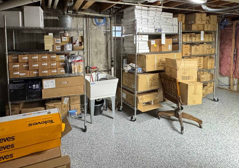 More Photos Of 121 S State St, Belvidere Flex For Sale