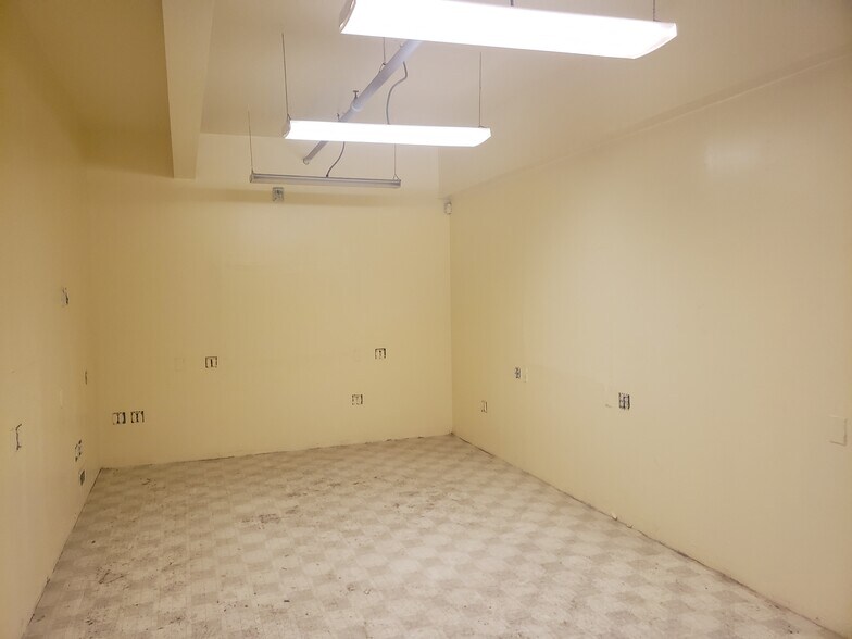 More Photos Of 3363 S 700 W, Salt Lake City Flex For Sale