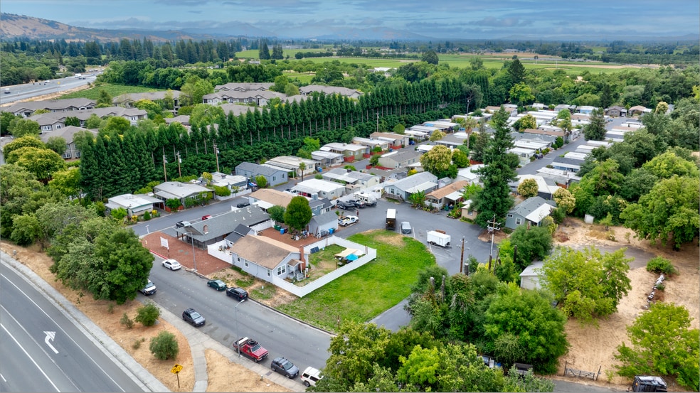 More Photos Of 5250 Whispering Creek Dr, Santa Rosa Manufactured Housing Mobile Home Park For Sale