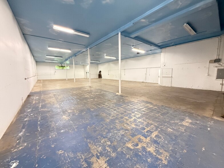 More Photos Of 99-870 Iwaena St, Aiea Warehouse For Lease