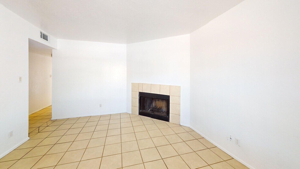 More Photos Of 1000 Meadowlark Ct SE, Rio Rancho Apartments For Sale
