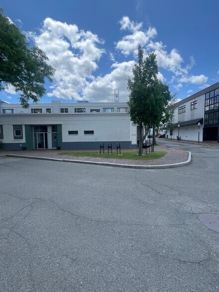 More Photos Of 635 Massachusetts Ave, Arlington Storefront Retail Office For Lease