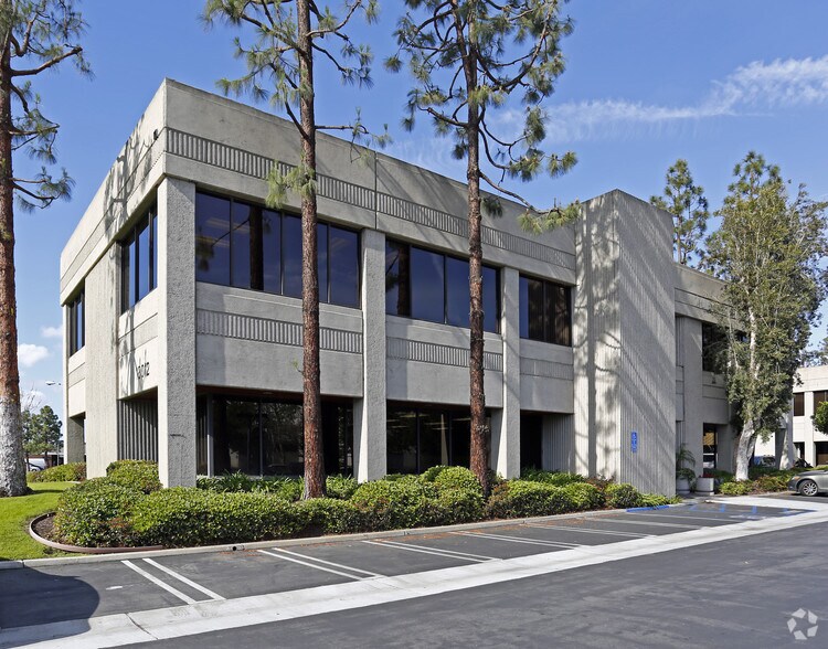 More Photos Of 18012 Sky Park Cir, Irvine Office For Lease