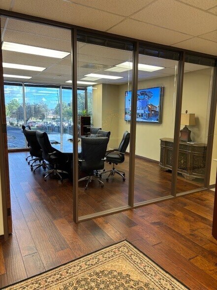 More Photos Of 5851 San Felipe St, Houston Office For Lease